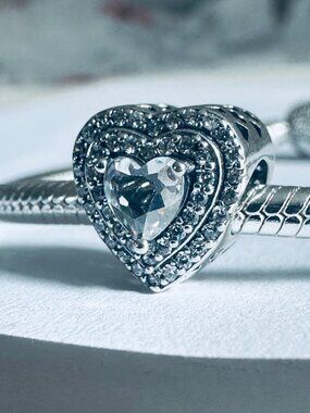 NEW Authentic Pandora Sparkling Levelled Heart Charm CLEAR 799218C02